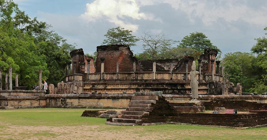 Best Places to Visit and Things to See in Polonnaruwa