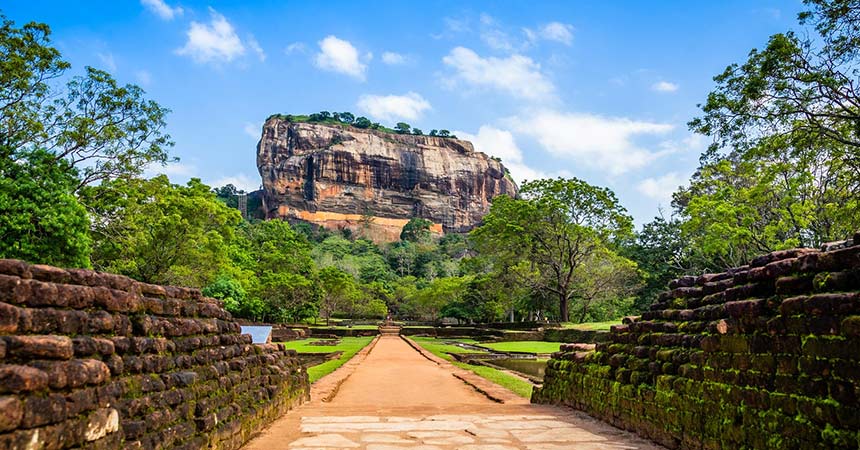 Guide to Visit to Sigiriya: Top Attractions & Things to Do